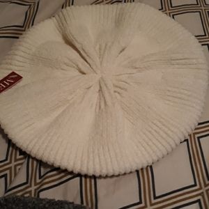 Tam hat/saucer style